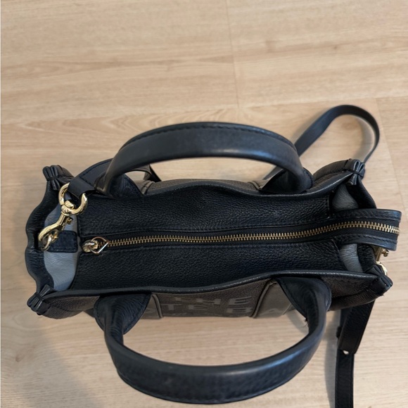 Marc Jacobs Black Leather Tote Bag - Picture 8 of 11